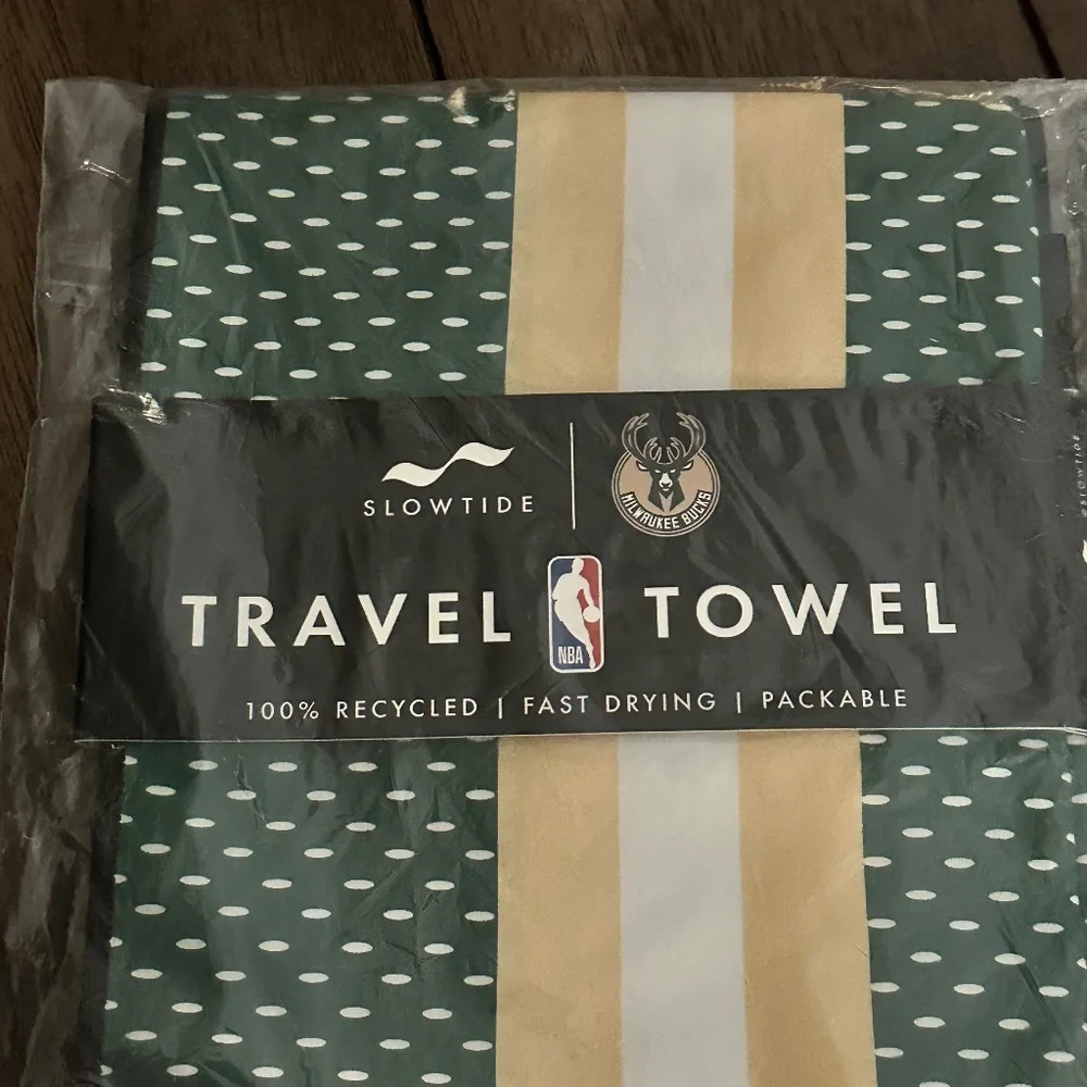 SLOWTIDE NBA Milwaukee Bucks Highly Absorbent Quick Drying Towel 30